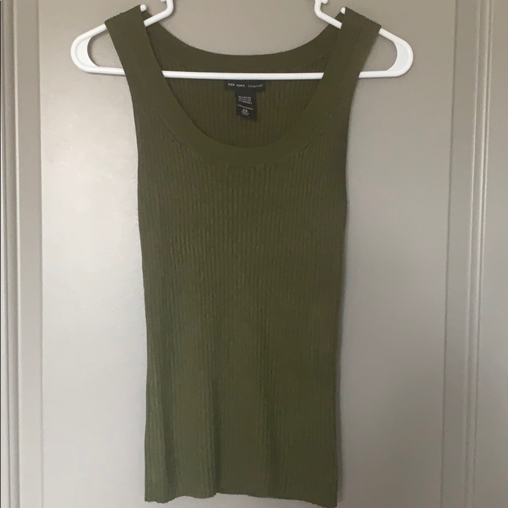 GREAT FITTING! ARMY GREEN TANK TOP